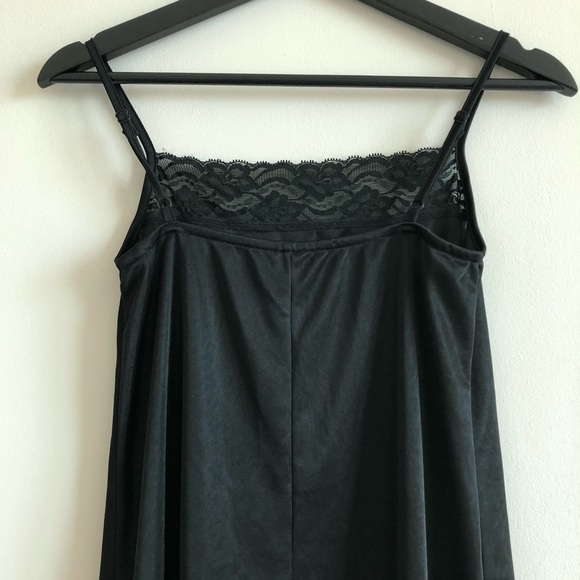Black Layer/ Dress With Lace Trim - Picture 4 of 5